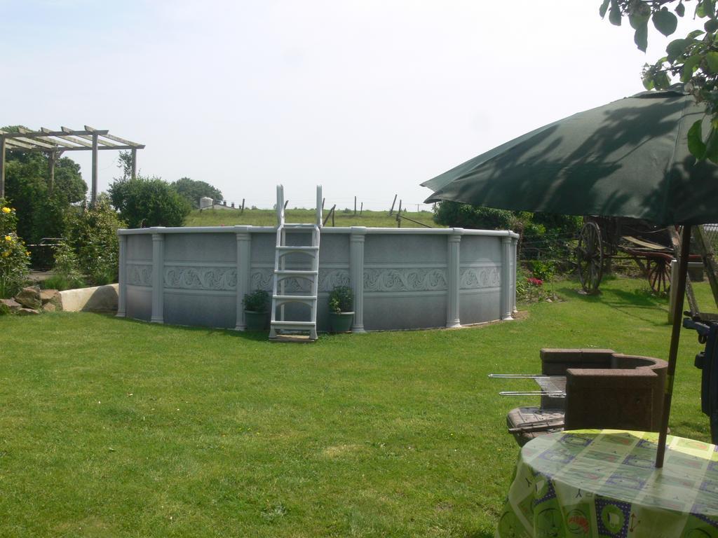 花园住宿加早餐旅馆 Isigny-le-Buat 外观 照片